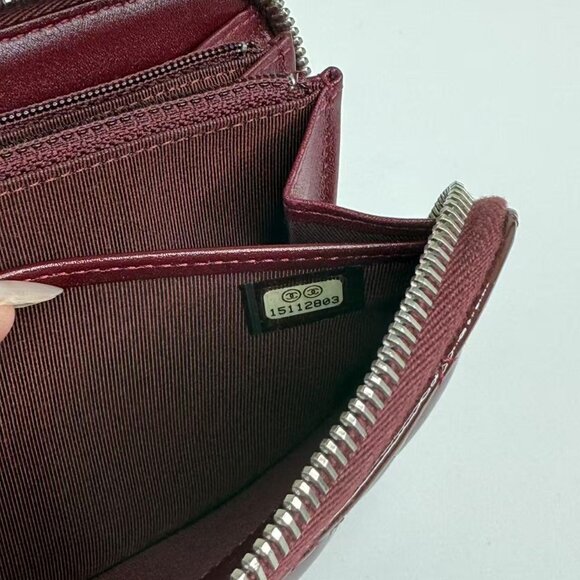 Chanel Burgundy Patent Leather Wallet with Classic Quilted Design - Picture 11 of 11